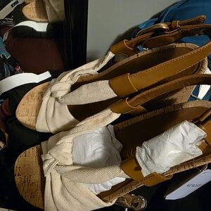 AEROSOLES Cream and Tan Wedge Sandals with Strappy Design